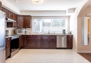 HUGE 7-Bdrm Duplex in the Heart of Kitchener