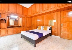 Huge Villa in Kottayam town with 6 Bedrooms