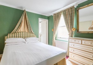 Hyde Park Gate II by Onefinestay