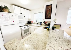 IDEAL LOCATION ! directly across st from the beach