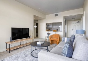 Ideal Palo Alto 2BR w/W/D, Pool & Spa, walk to Pinterest, by Blueground