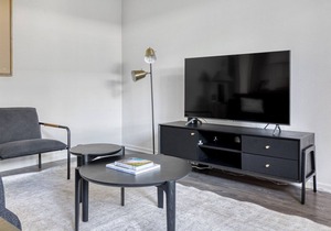 Impeccable Burbank 1BR w/ W/D, Gym & Pool, near TJ & WF, by Blueground