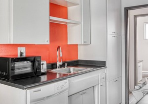 Impeccable Burbank 1BR w/ W/D, Gym & Pool, near TJ & WF, by Blueground