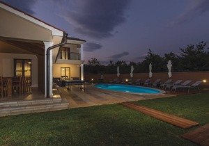 In a small village near the medieval Svetvincenat is placed this beautiful vacation home.