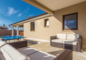 In a small village near the medieval Svetvincenat is placed this beautiful vacation home.