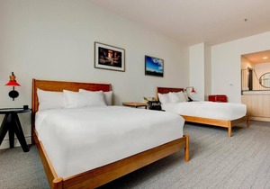 In the Heart of Horse Country! 3 Roomy Units, Pets Allowed, Minutes to Red Mile!