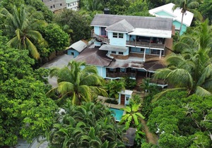 In the heart of West End, Roatan - Mariposa Lodge - Unit 2