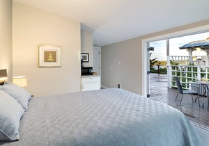 IN TOWN! CANNERY INN- SALISH