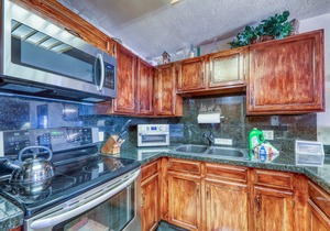In-town condo with ideal walk-to-lifts location, pool, hot tubs & sauna