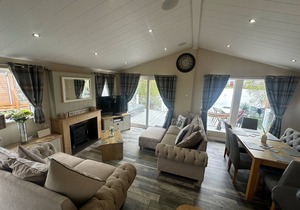 Indulgence Lakeside Lodge i1 is prime location with private fishing peg and hot tub at Tattershall