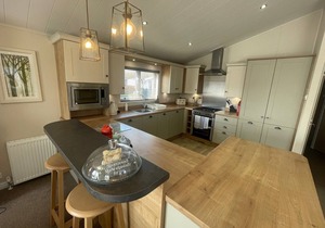 Indulgence Lakeside Lodge i1 is prime location with private fishing peg and hot tub at Tattershall