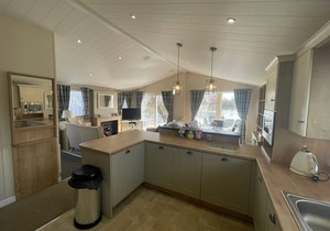 Indulgence Lakeside Lodge i1 is prime location with private fishing peg and hot tub at Tattershall