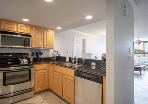 INTRODUCTORY PRICED! The Beach is Calling You to 324!