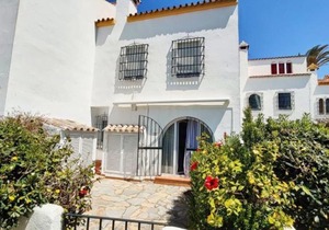 Inviting 3-Bed House in Marina de Casares