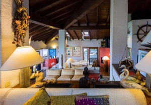 Ispra Villa Sleeps 8 Pool Air Con WiFi