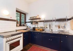 Ispra Villa Sleeps 8 WiFi