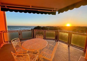Wonderful beachfront apartment-Beahost