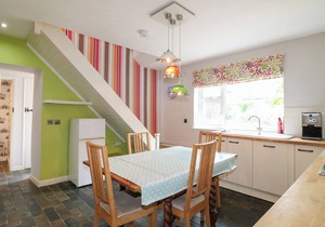 JASMINE COTTAGE, character holiday cottage in Youlgreave