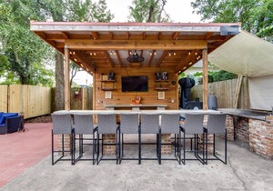 JBH 115 W 2nd Apt #2