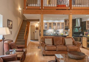 JHRL - Larkspur 1224, Beautifully renovated, spacious retreat