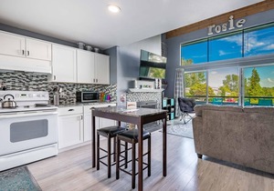 JL 806: Mtn view, indoor & beach fun, hikes, & wifi!