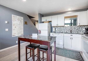 JL 806: Mtn view, indoor & beach fun, hikes, & wifi!