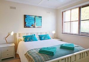 Jodi's Beach Retreat - Pet Friendly (2 bedroom apartment) 3+ nights