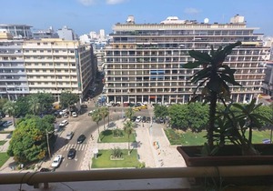 Joli appartement avec vue. Dakar Plateau. Lumineux et fleurie