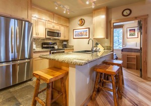 Juniper Springs Lodge #426 - Luxury Ski in Ski out! 2 Bedroom; (End Unit)