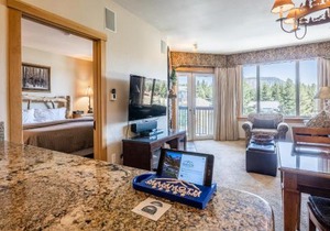 Juniper Springs Lodge #413 - Luxury Ski in Ski out! 2 Bedroom