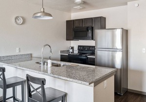 Kasa | Steps to Campus, Roof Top Deck + Gym | Minneapolis