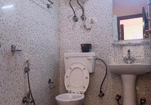 Khandroling Hotel