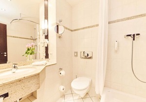 King-size bed business comfort room - Best Western soibelmanns Wittenberg