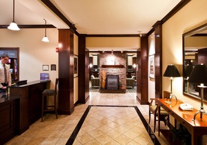 King Suite. Free Breakfast. Pool. Near Michigan State University.