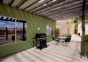 King Suite Near LRD | Free Breakfast, Pool & Hot Tub Access