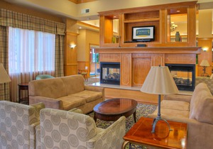 King Suite Near LRD | Free Breakfast, Pool & Hot Tub Access