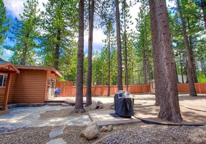 Kiowa Lake House by Lake Tahoe Accommodations