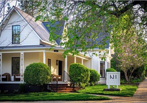 Kubli Haus - Suite #3 ~ Luxury, Style & Location, 1 block to Britt