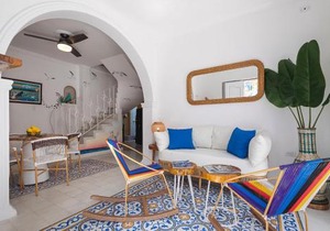 La Casita Azul Cozy Colonial House at Centro Historico with Rooftop and Jacuzzi