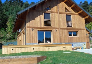 LA FECLAZ Apt in chalet, ski in ski out.