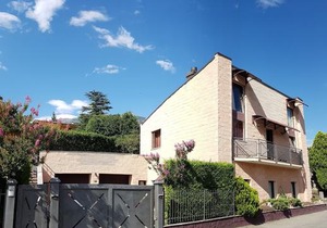La Maison Rose