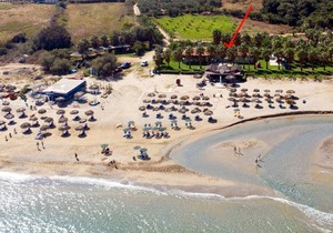 LA PALMA APARTMENTS 6, a beachfront paradise!