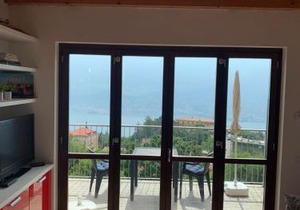 La Quiete 56 Lake view Apartment by Gardadomusmea