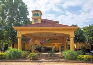 La Quinta Inn & Suites by Wyndham Charlotte Airport South