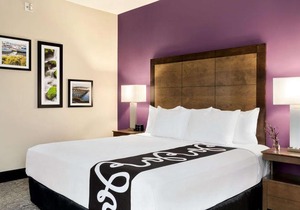 La Quinta Inn & Suites by Wyndham Burlington