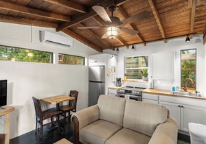 Lake Breeze Cottage 5