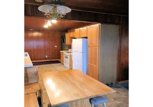 Lake Front 3 Bedroom Cottage with Dock