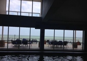 Lakefront Condo 3 bed/2 bath, Sleeps 8, Private Beach