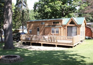 Lakeland RV Campground Deluxe Loft Cabin 13