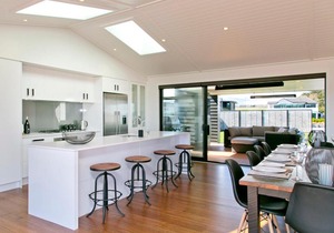 Lakeside Estate - Rainbow Point Holiday Home